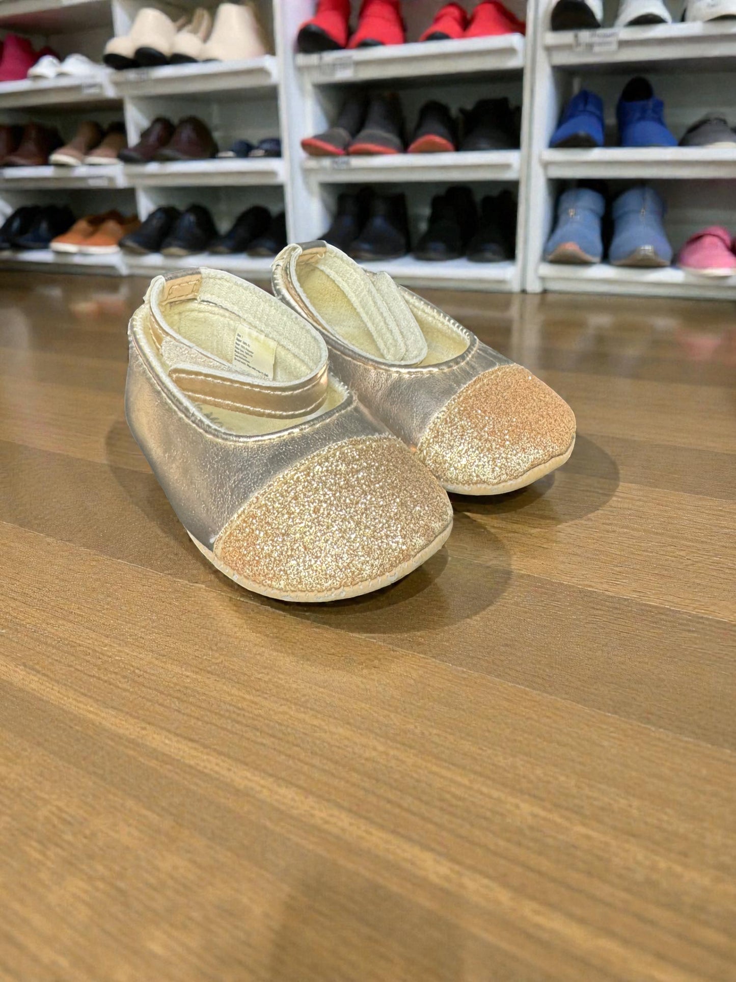 Soulier or petite fille