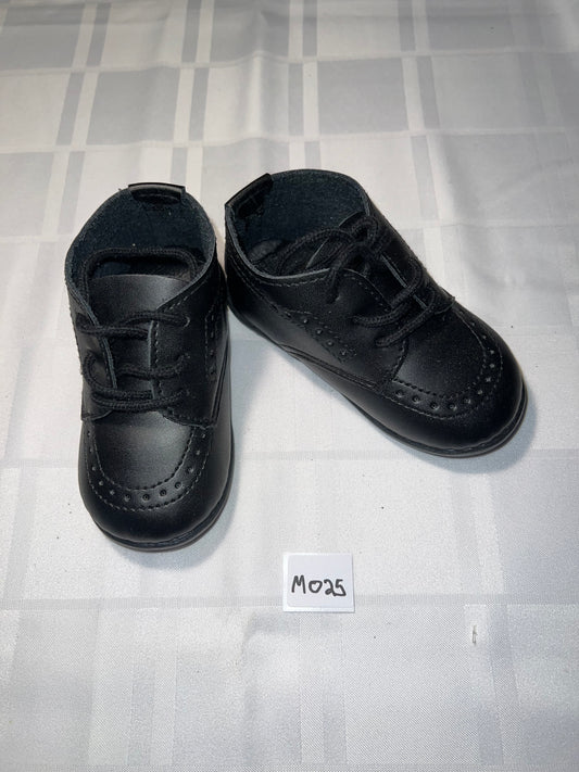 Soulier propre petit garçon